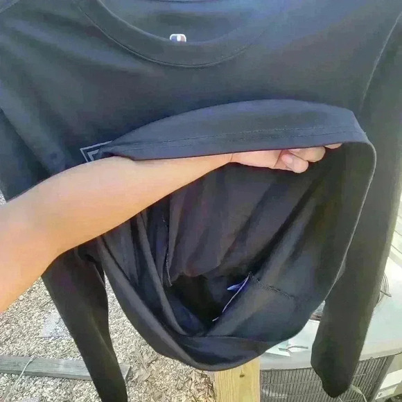 NBA Men’s Medium Dri Fit Chicago Bulls Logo Long Sleeve Black red T Shirt - Picture 5 of 7